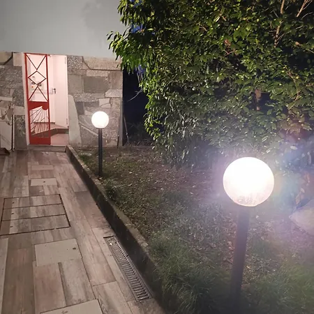 Altea - Di Nuovo Accogliente Mini Vicino E Giardino Lägenhet Dervio