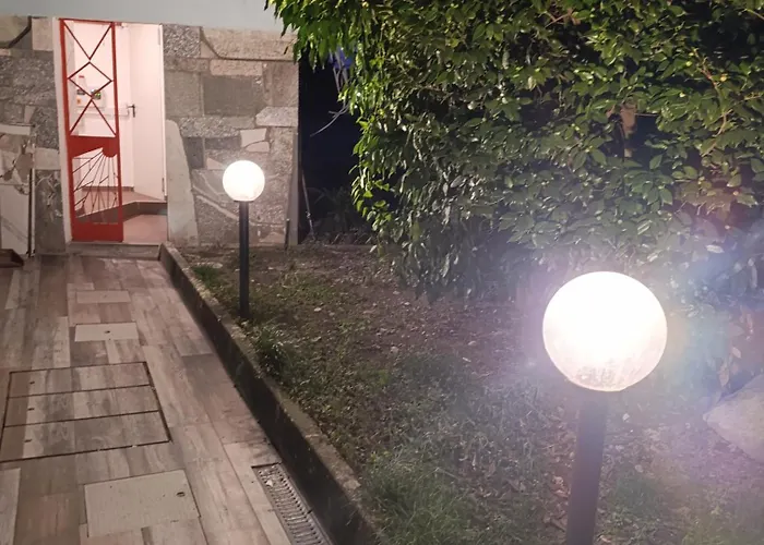 Altea - Di Nuovo Accogliente Mini Vicino E Giardino Lägenhet Dervio